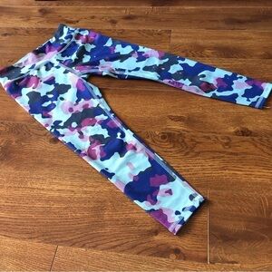 Athletic Works purple camo workout leggings in size S (6-6x)
